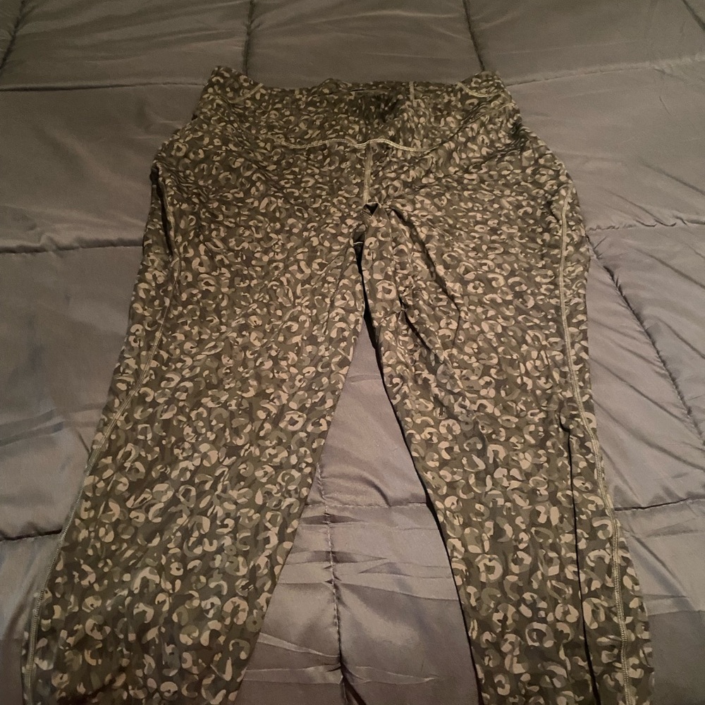 Lululemon base pace high rise crop 23”